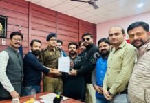 शौचालयों में लगा है ताला, ई रिक्शों की बदइंतजामी पर अभी मौनः शैली शर्मा