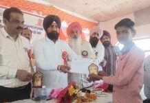 ग्राम प्रधानों एवं प्रधानाचार्यों के लिए आयोजित की गयी उनमुखी कार्यशाला