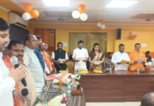 शासन से नामित सभासदों ने पद और गोपनीयता की ली शपथ