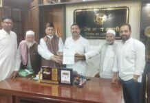 व्यापार मंडल ने वित्त मंत्री को संबोधित ज्ञापन क्षेत्रीय विधायक को सौंपा