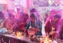 मां महागौरी की पूजा अर्चना कर भक्तों ने आशीर्वाद प्राप्त किया।